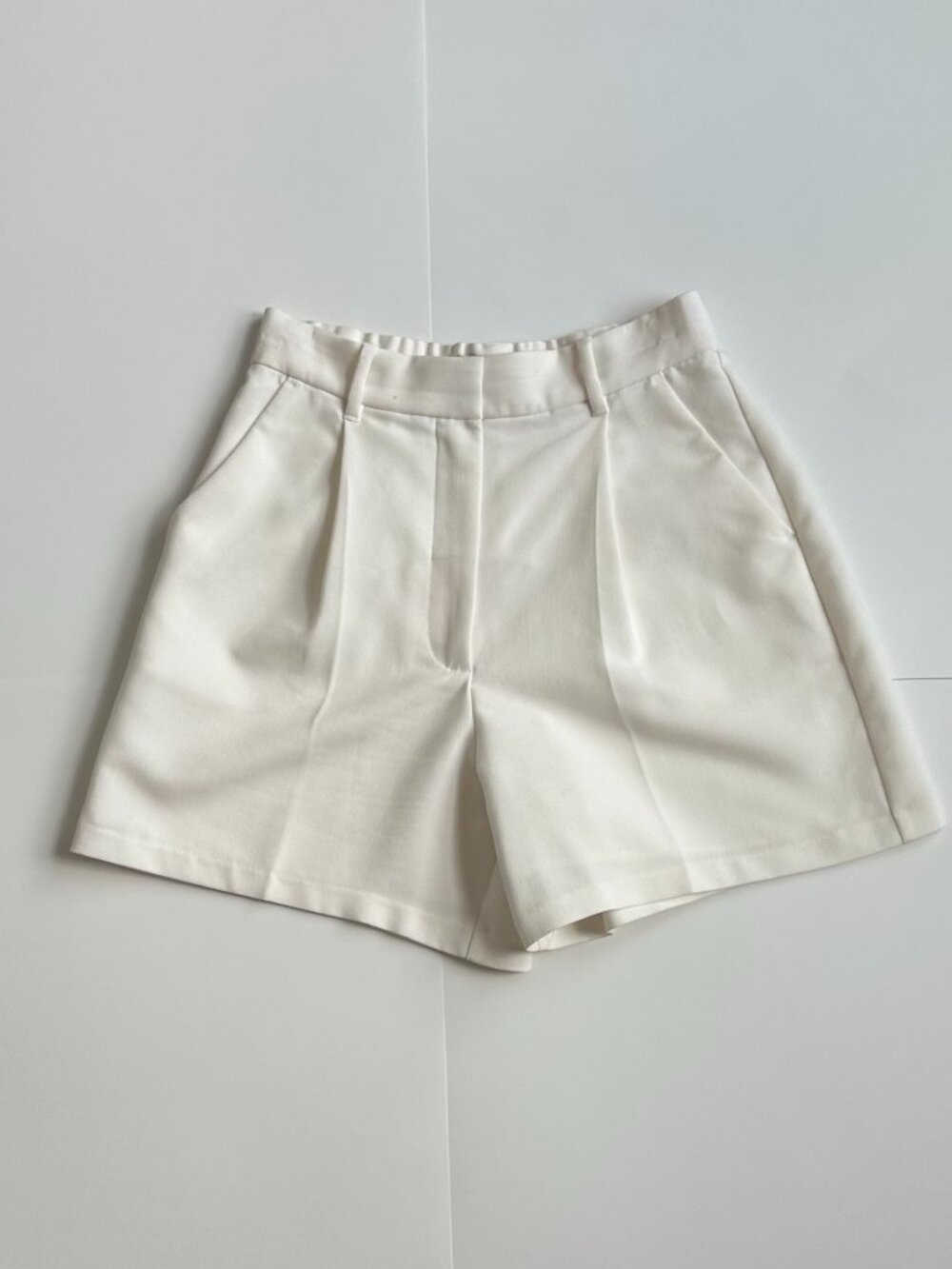 A&F High-Waist Tailored Shorts - Picture 1 of 6